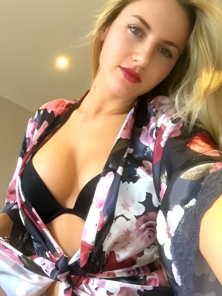 Вероника привлекальеная девушка из Кумертау цена от 4000 руб