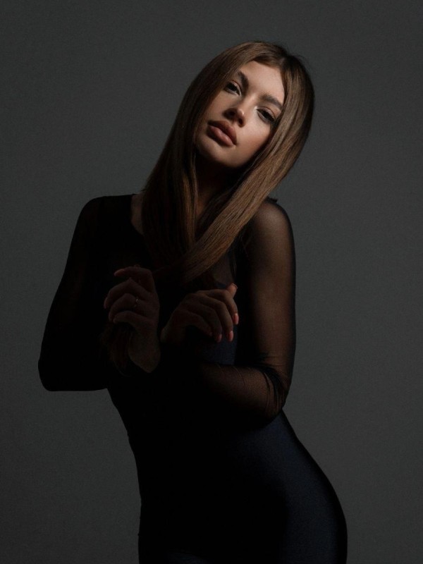 Диана привлекательная девушка из Кумертау цена от 7000 руб